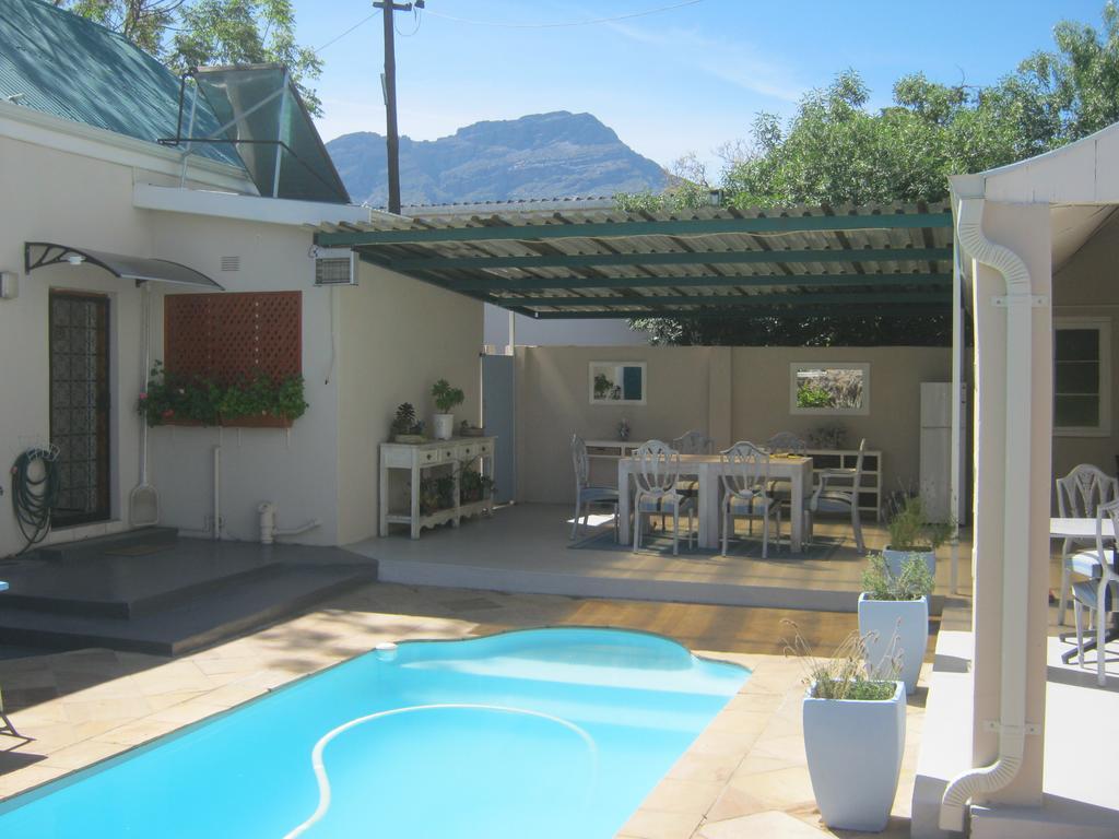 Hotel Ladismith Manor Esterno foto