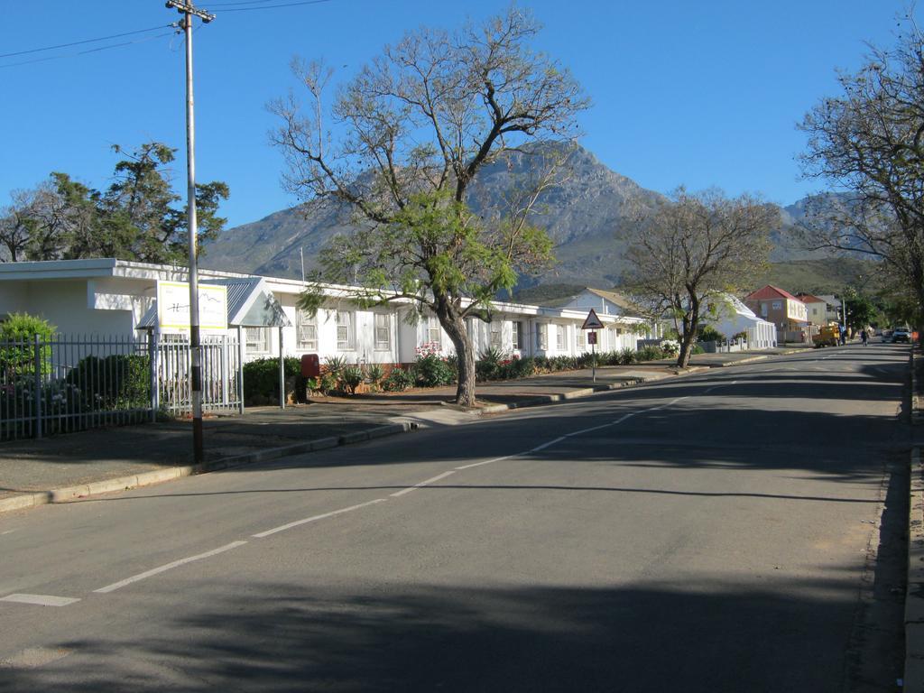 Hotel Ladismith Manor Esterno foto